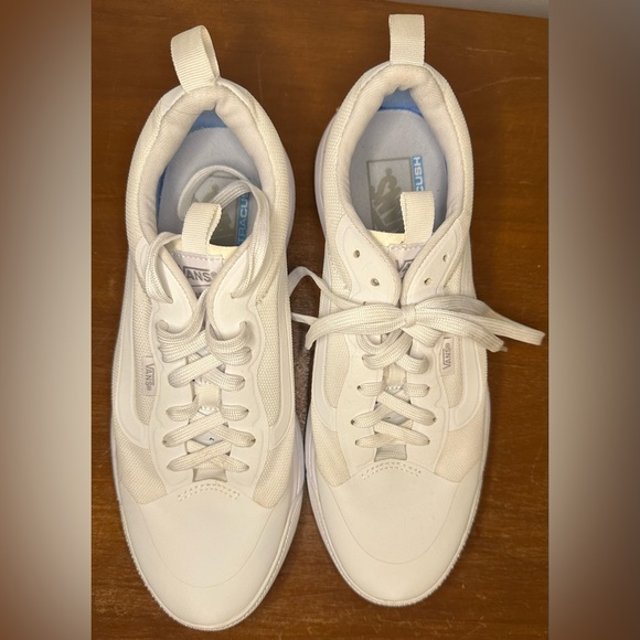 Vans - Picture 2 of 4